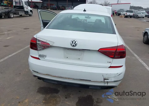 2017 Volkswagen Passat 1.8T R-Line from USA, damaged, VIN 1VWDT7A32HC076479